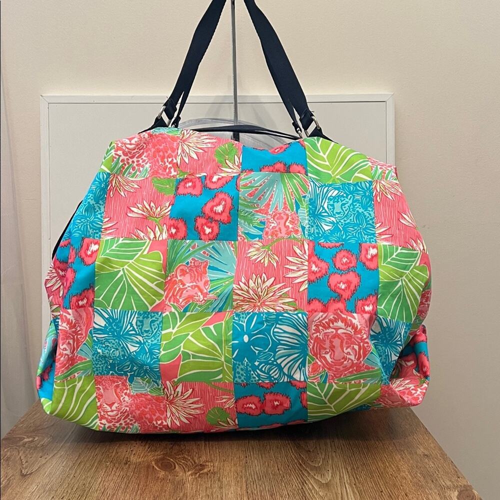 LeSportSac x Lilly Pulitzer Weekender Duffle Bag in Purrrfect Patch - Picture 3 of 15